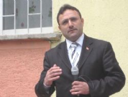 Bir yandan ayı, diğer yanda domuz..